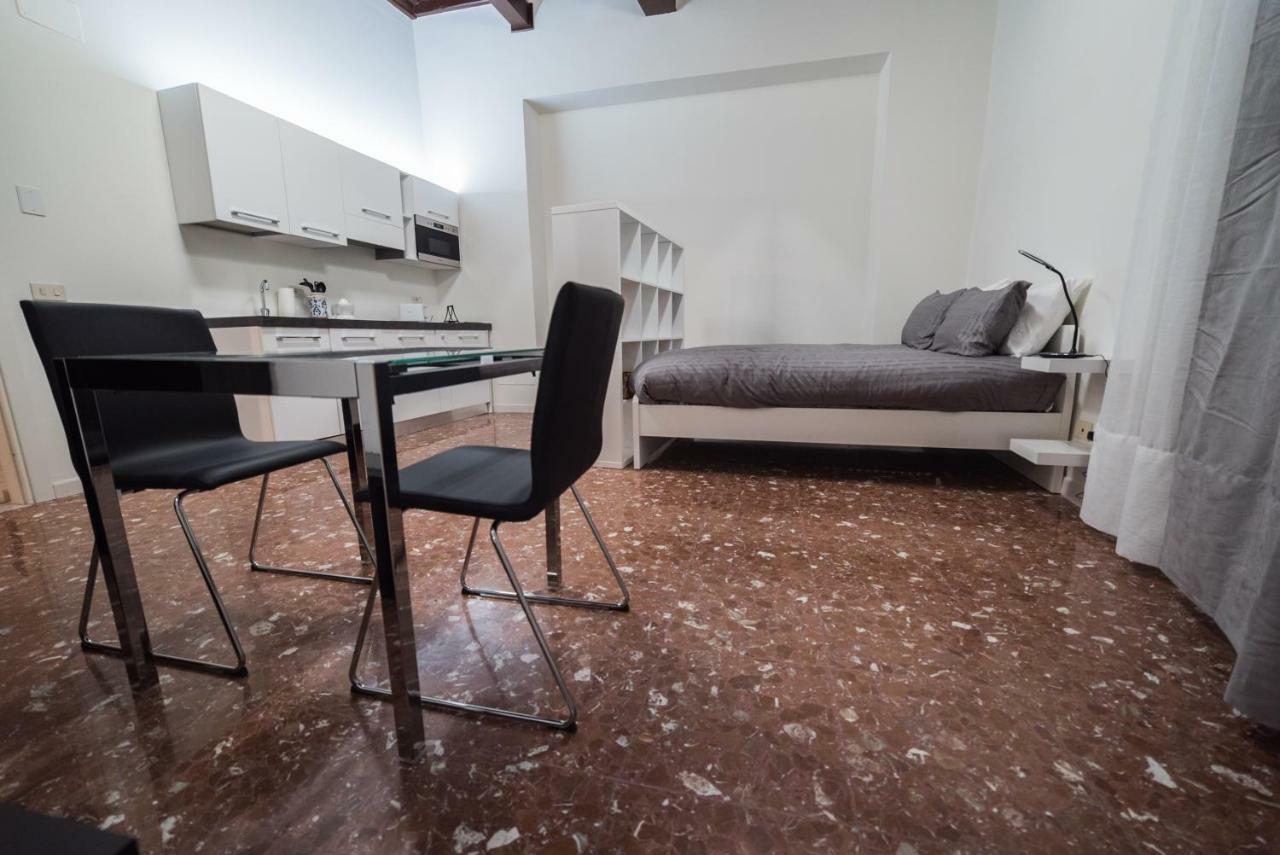 Modern Apartments 帕莱斯特里纳 外观 照片